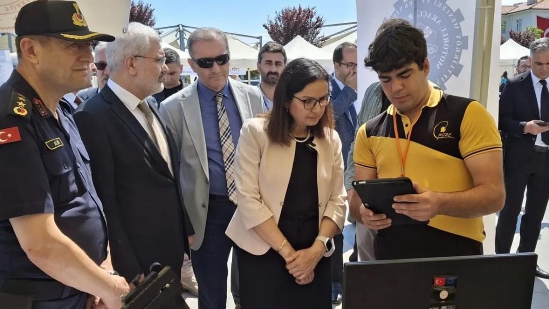 Meslek Liselerimiz, Mesleki ve Teknik Eğitim Fuarı'na Katıldılar.